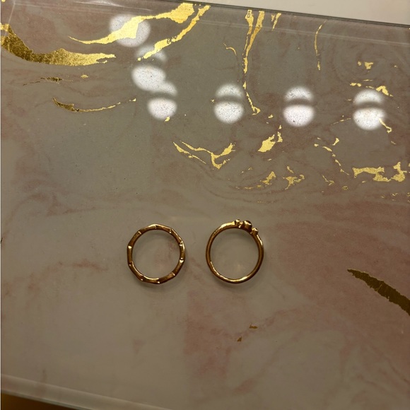 2 simple gold tiny and delicate rings - Picture 2 of 2